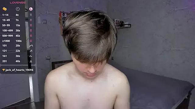 Mark_Bearcub from StripChat is Freechat