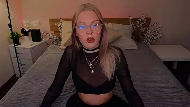 Maryan_a from StripChat is Freechat