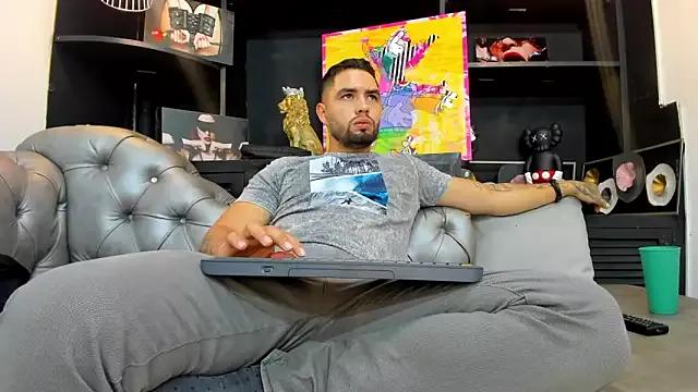 matteosantos from StripChat