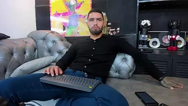 matteosantos from StripChat