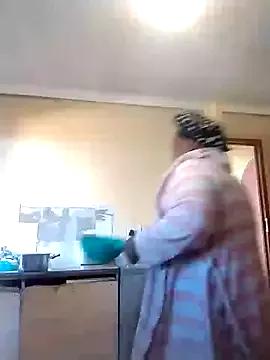 MATUREBUSSTY from StripChat is Freechat