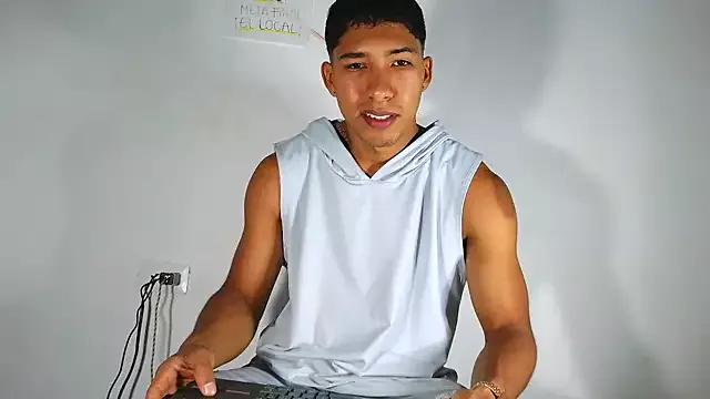 maximo_vega_newv from StripChat is Freechat