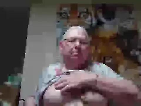 Maxine2020 from StripChat is Freechat