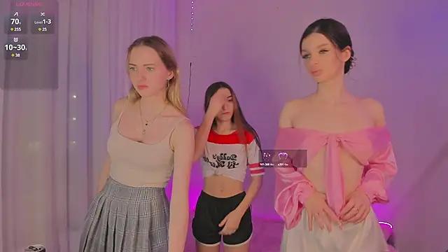 Girls: try live performances with matured performers, from dancing to quirks, in a variety of beautiful sex cams.