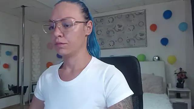 MayaWeisss from StripChat is Freechat
