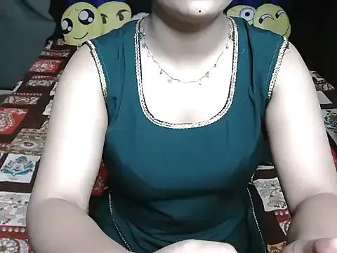 meghlunacat from StripChat is Freechat