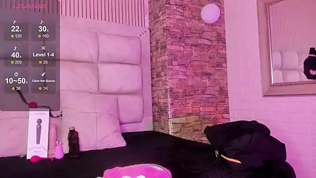 Melissa_golden from StripChat is Freechat