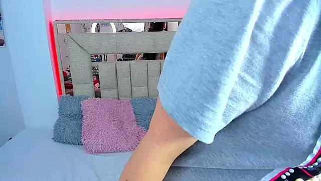 Girls: try live performances with matured performers, from dancing to quirks, in a variety of beautiful sex cams.