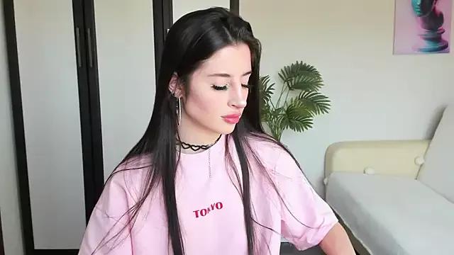 meowallen from StripChat is Freechat