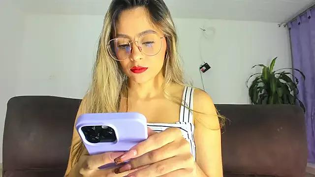 Girls: try live performances with matured performers, from dancing to quirks, in a variety of beautiful sex cams.