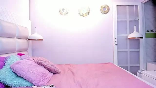 Miia_Glow from StripChat