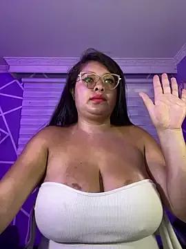 MiiaaJoness webcams show profile image 