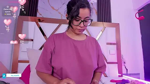 miilaklum from StripChat is Freechat