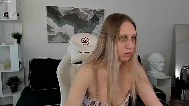 miissblonde from StripChat