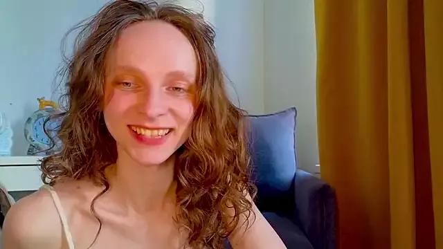 MikkyMoony from StripChat