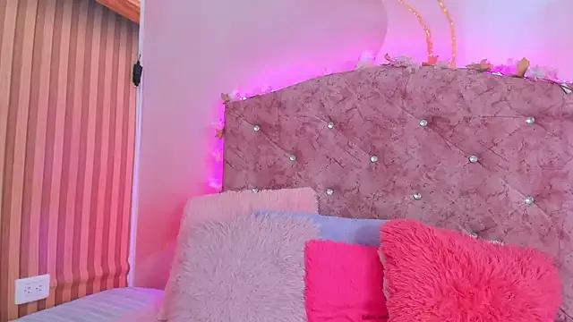 Mila_grace_ from StripChat is Freechat