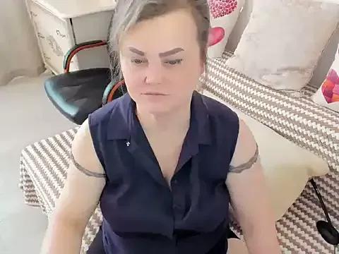 MildMature from StripChat is Freechat
