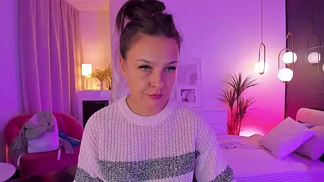 MilenaMellow from StripChat is Freechat