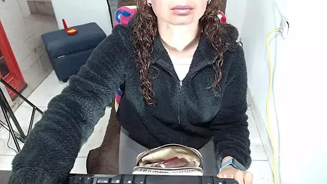 Milf_Valeria from StripChat is Freechat