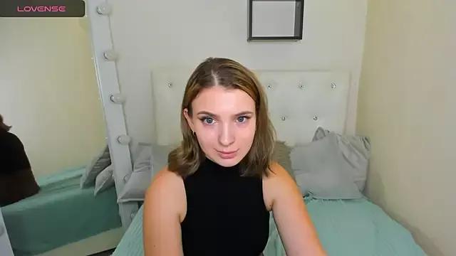MilinaFox from StripChat