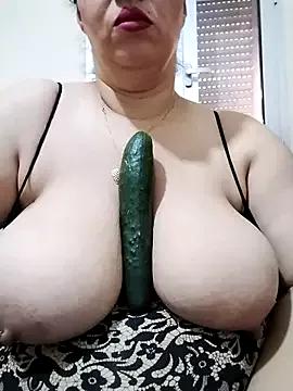 milkbreastsexy from StripChat is Freechat