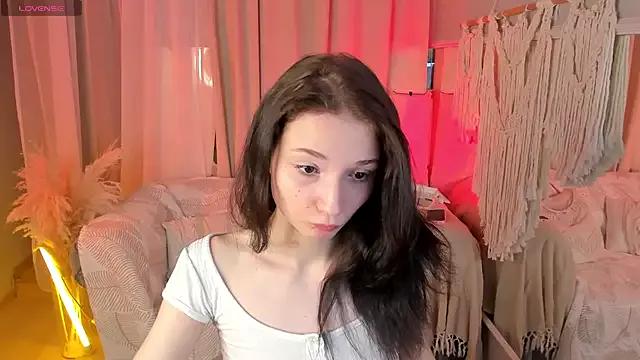MilliMouse from StripChat is Freechat