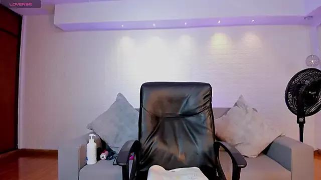 Milly_Baker from StripChat