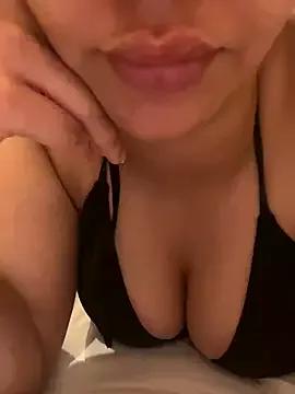Mimi-Arabicgirl from StripChat