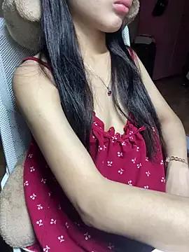 Mina048 from StripChat is Freechat