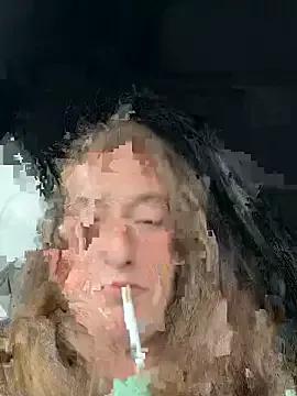Mini_And_The_Bear from StripChat