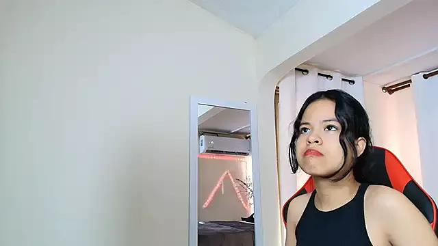 MiniLove_01 from StripChat is Freechat