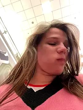 MiniVi from StripChat is Freechat