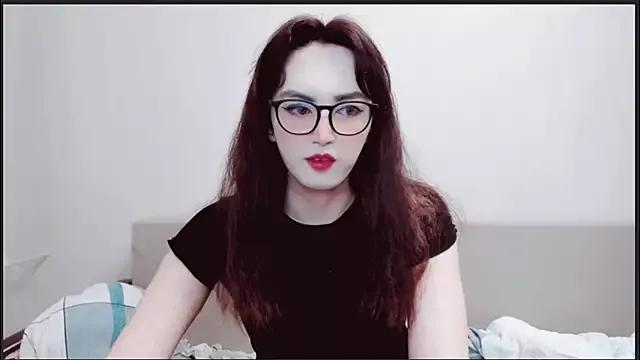 MinniMaksy from StripChat is Freechat