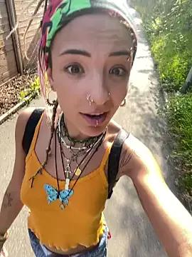 MiraMagDich from StripChat is Freechat
