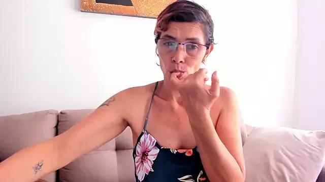 Girls: try live performances with matured performers, from dancing to quirks, in a variety of beautiful sex cams.