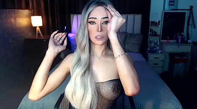 Miss_Amandaversace from StripChat