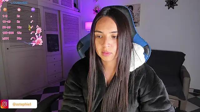 Miss_Nicole from StripChat