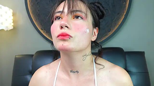 miss_sharlotte18 on StripChat 