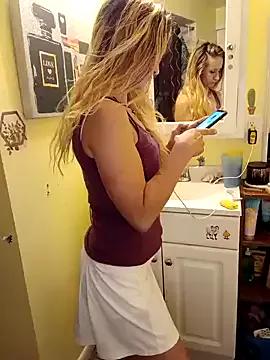 MissHunyBunz from StripChat is Freechat