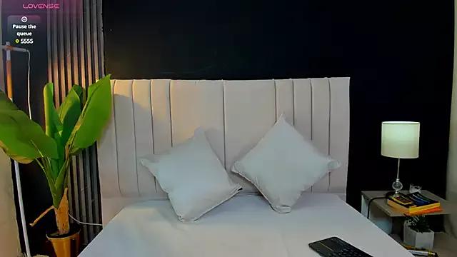 Missnaomi_ from StripChat is Freechat