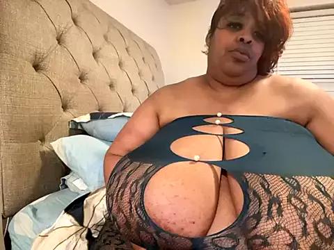 Missredboneo12 from StripChat