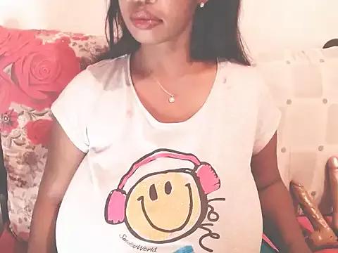 MissTits from StripChat