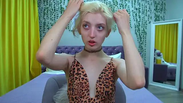 MistyMarlo from StripChat is Freechat