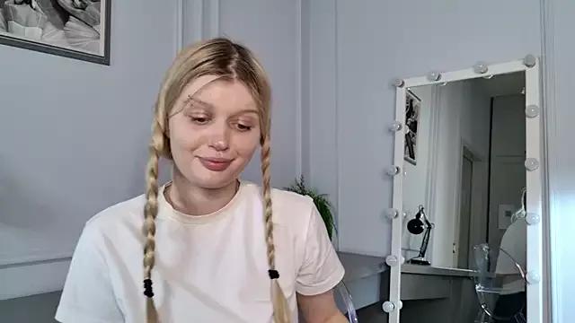 Miuu_miuu from StripChat