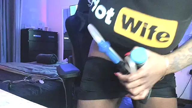 Photos of MizzErotixxxa4k from StripChat is Freechat