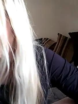 Mllesha74000 from StripChat