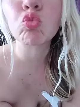 Mllesha74000 from StripChat