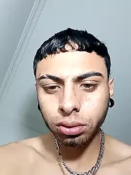 Mollly_n_david from StripChat is Freechat