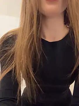 Molly_Muer from StripChat