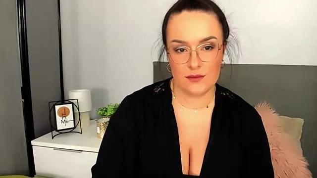 MollyFlowers from StripChat